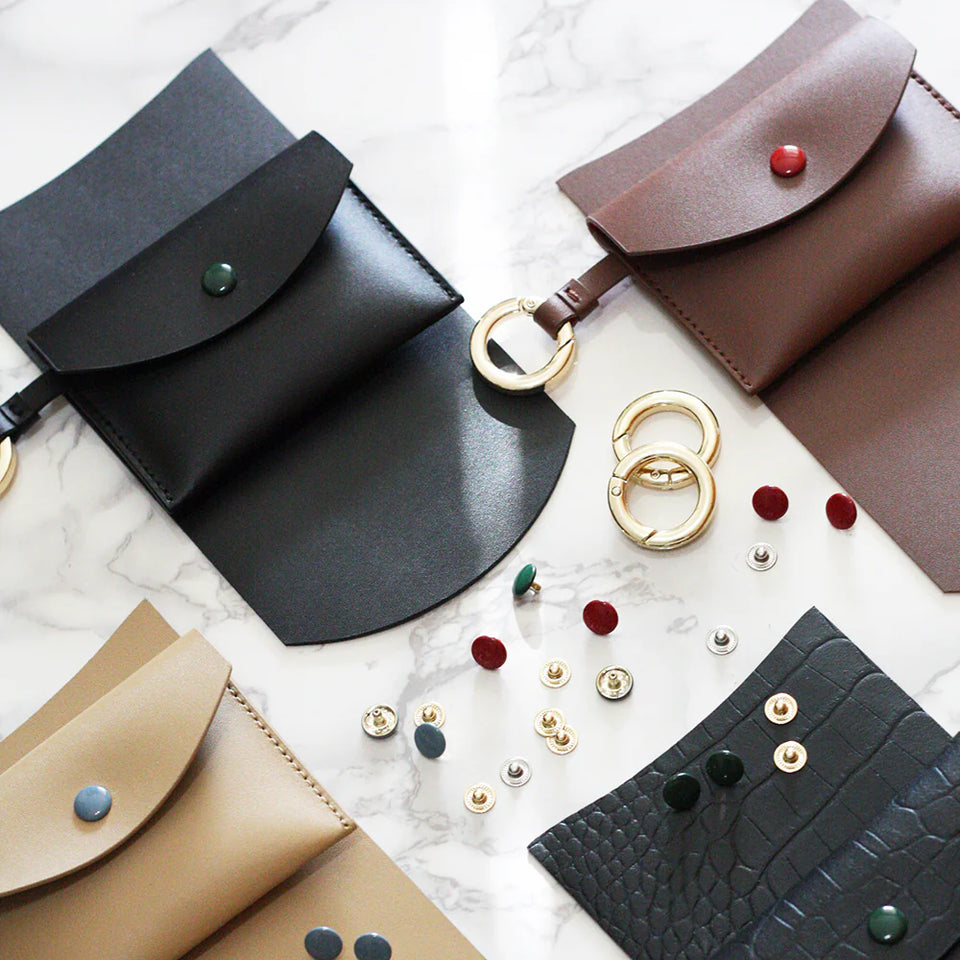 Kafka Card Case – From Snap Buttons to Final Stitching, Thoughtfully Crafted in Every Detail
